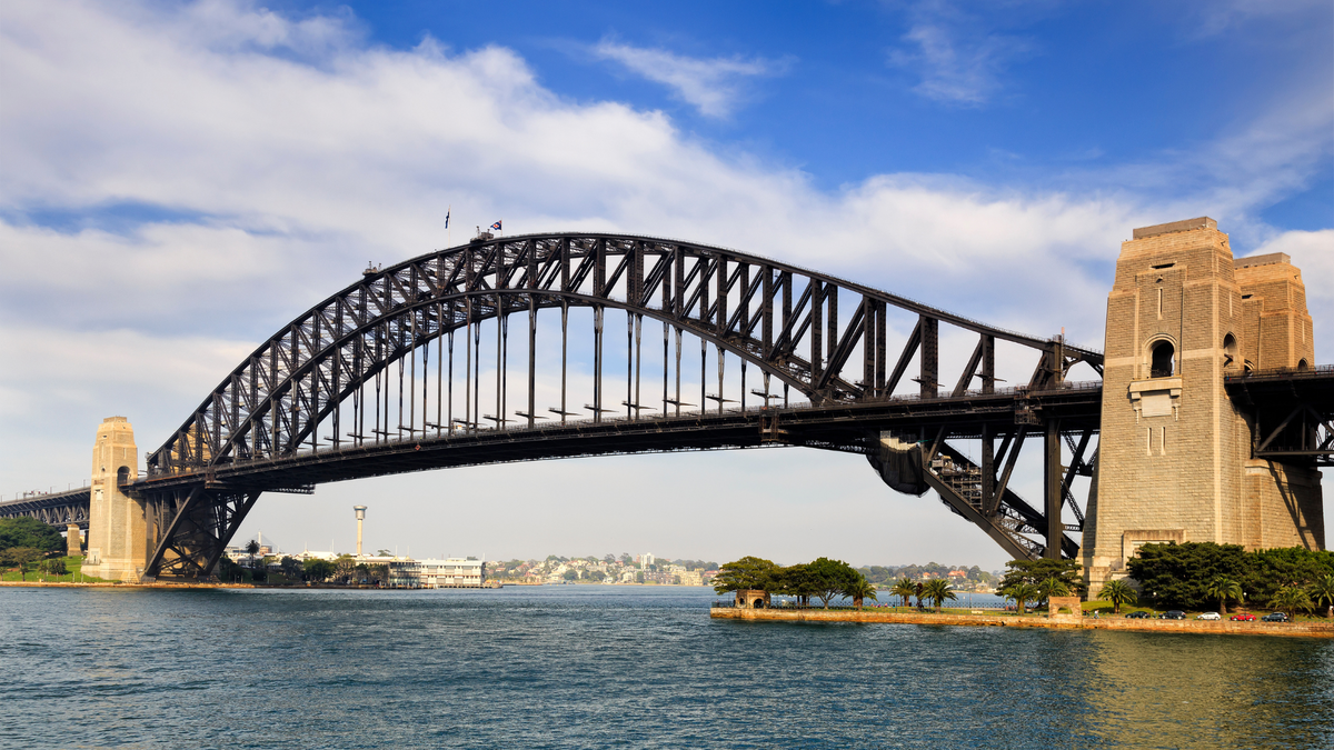 Who Constructed the Sydney Harbour Bridge?